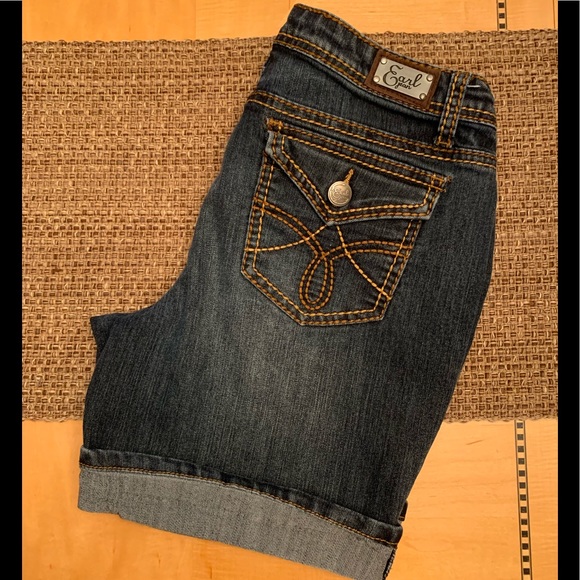 Earl Jean Denim Shorts - Picture 5 of 5